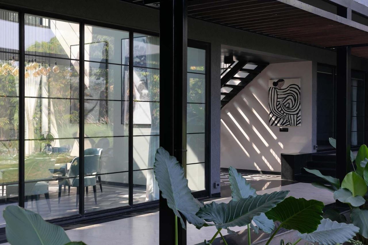 Stayvista At The Charcoal Villa Luxury Collection Alībāg Exteriér fotografie