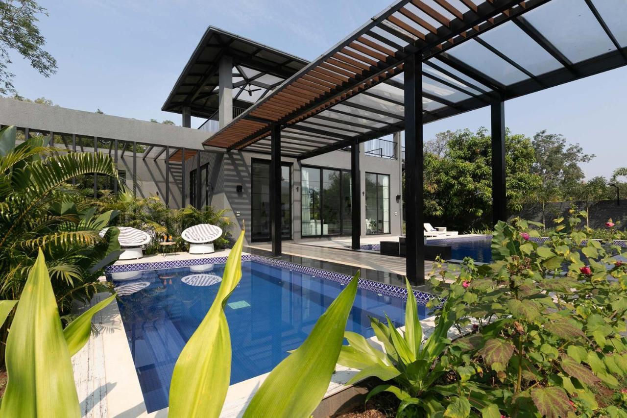 Stayvista At The Charcoal Villa Luxury Collection Alībāg Exteriér fotografie